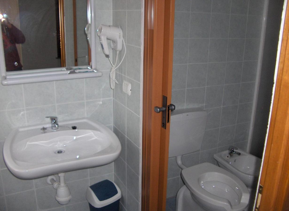 Aparthotel Residenza La Ruina Fenestrelle Pokoj fotografie